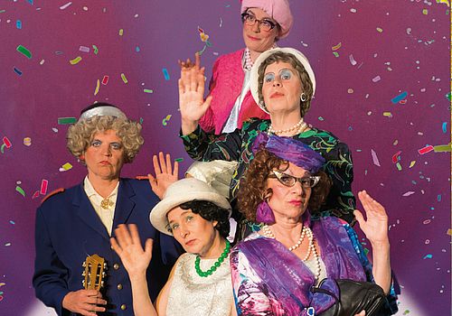 Trude träumt von Afrika “Das wird aber auch Zeit!